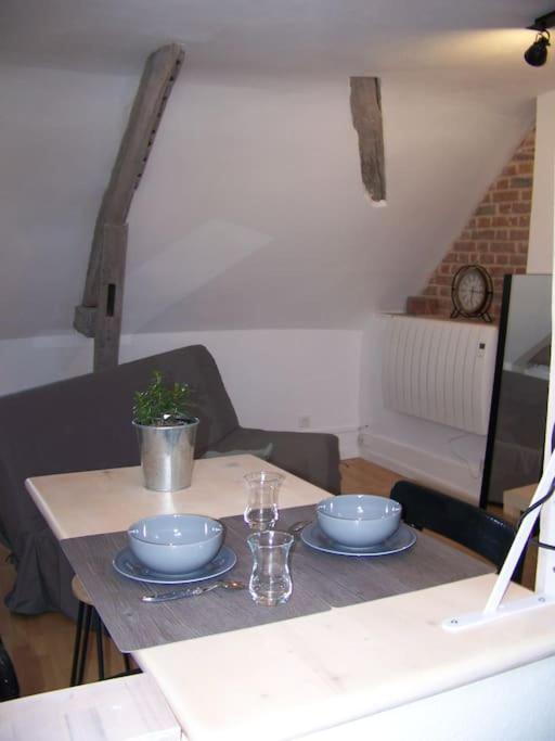 Rennes: Studio 4 Couchages, Proche Commerces, Bus. Eksteriør bilde
